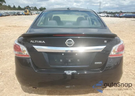 2015 Nissan Altima 2.5 z USA, uszkodzony, nr VIN 1N4AL3AP5FN902671